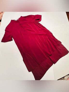 BCBGeneration Burgundy Short Sleeve Tunic Top Size: XS